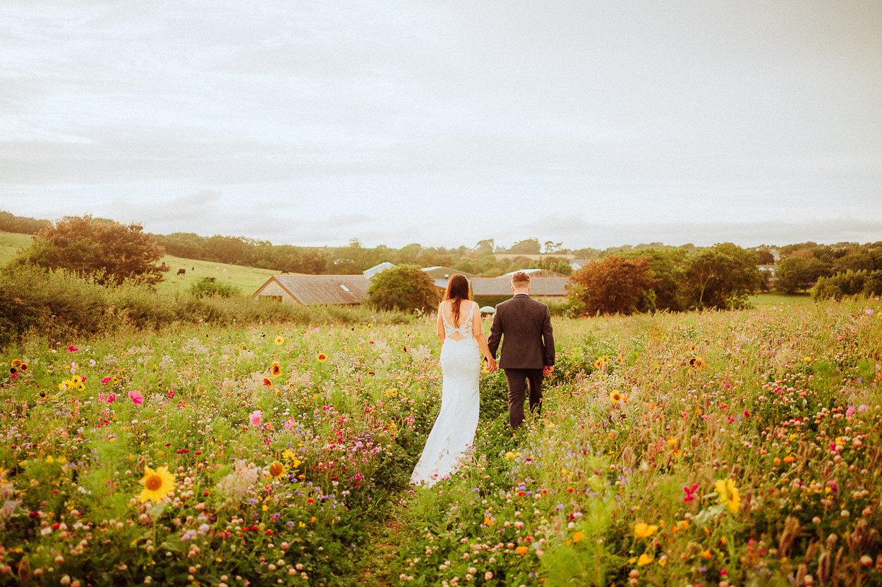 SUMMER WEDDING ROSEDEW FARM WEDDING PHOTOGRAPHY 001